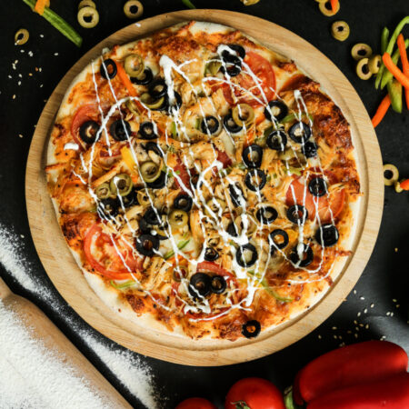 KANA-KEBAB SALAATTI PIZZA
